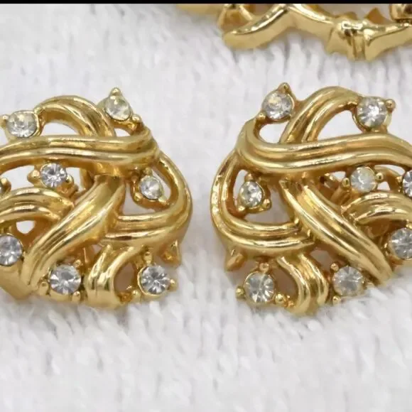 TRIFARICROWNGOLDTONE AND RHINESTONE NECKLACE & EARRINGS SET